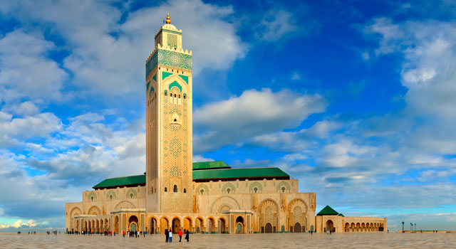 The airport is located 30 kilometres south-east of Casablanca.